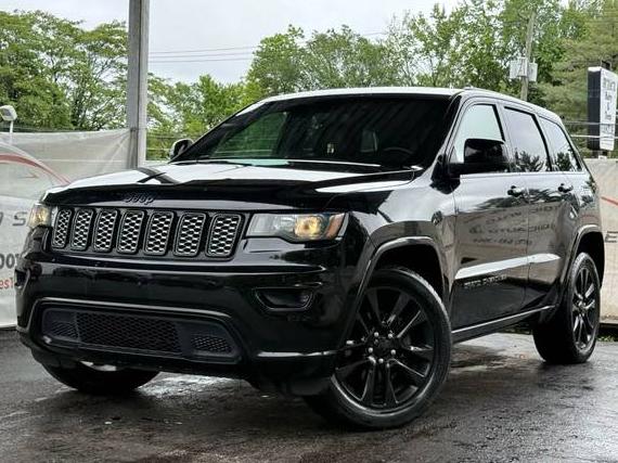 JEEP GRAND CHEROKEE 2018 1C4RJFAG6JC500442 image